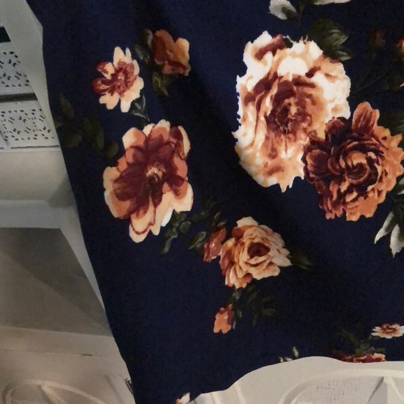 Small Riley And James Top - Picture 4 of 5